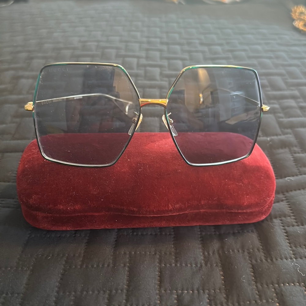 Gucci square oversized glasses